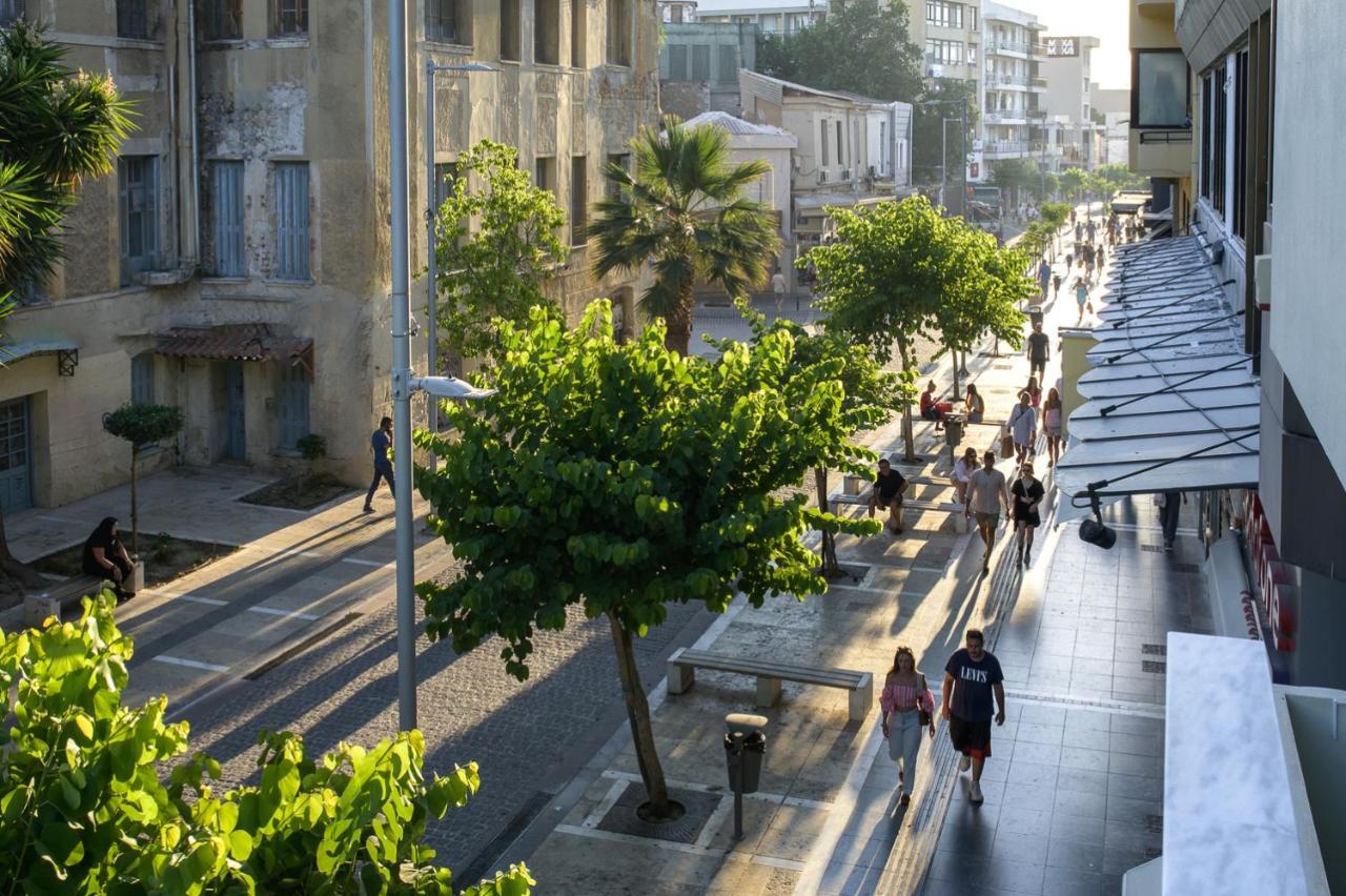 25 Dikaiosinis Ave. Lägenhet Heraklion Exteriör bild